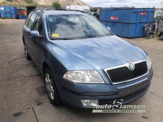 Salvage car Skoda Octavia Octavia Combi (1Z5), Combi 5-drs, 2004 / 2013 1.6 FSI 16V 2009/1