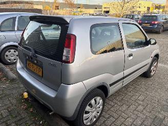 Suzuki Ignis With Airco - Ignis (FH) - Hatchback 2000 / 20051.3 16V Hatchback  Benzine 1.328cc 61kW (83pk) FWD 2001-06/2003-02 (FHV51; FHX51) M13A picture 8
