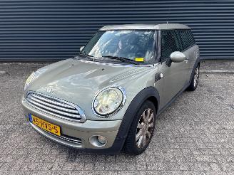 Schadeauto Mini Clubman Clubman (R55) Combi 2007 / 2014 - 1.6 16V Cooper Combi/o  Benzine 1.598cc 88kW (120pk) FWD 2007-10/2010-02 (ML31; ML32; ML33) N12B16A 2008/4
