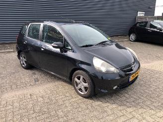 Honda Jazz Jazz (GD/GE2/GE3) Hatchback 2007 - 1.4 i-Dsi Hatchback  Benzine 1.339cc 61kW (83pk) FWD 2006-12/2008-10 (GE3) L13A6 picture 3
