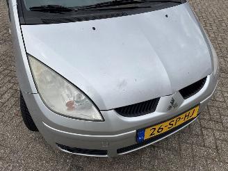 Mitsubishi Colt  picture 4