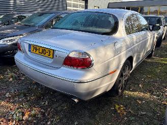 Jaguar S-type Automaat - 3.0 benzine - S-type (X200) Sedan 1999 / 2008 - 3.0 V6 24V Sedan 4Dr Benzine 2.967cc 175kW (238pk) RWD 2001-10/2004-04 (X200) AJ; V6 picture 4