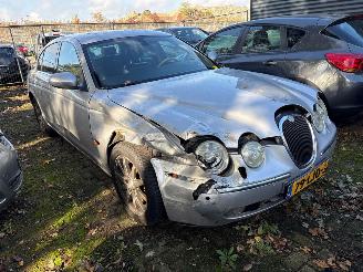 Jaguar S-type Automaat - 3.0 benzine - S-type (X200) Sedan 1999 / 2008 - 3.0 V6 24V Sedan 4Dr Benzine 2.967cc 175kW (238pk) RWD 2001-10/2004-04 (X200) AJ; V6 picture 2