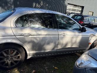 Jaguar S-type Automaat - 3.0 benzine - S-type (X200) Sedan 1999 / 2008 - 3.0 V6 24V Sedan 4Dr Benzine 2.967cc 175kW (238pk) RWD 2001-10/2004-04 (X200) AJ; V6 picture 3