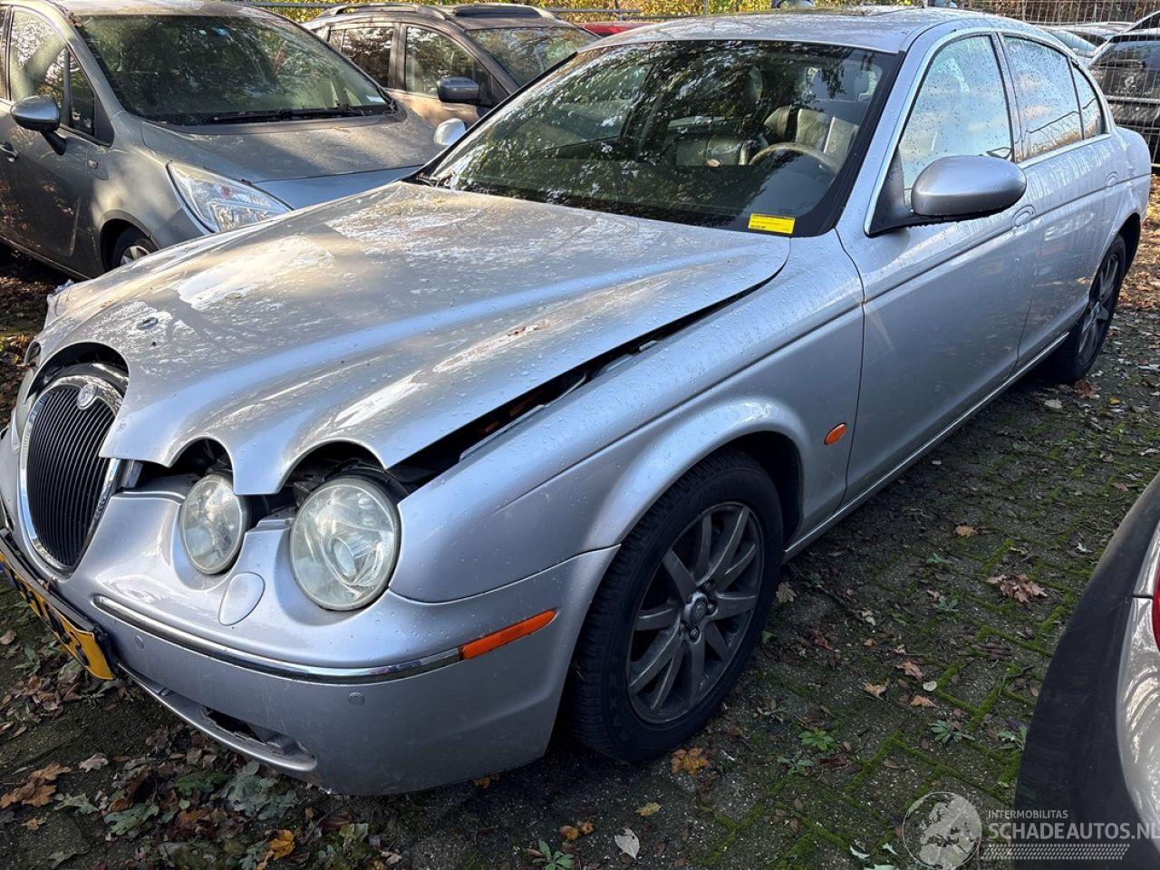 Jaguar S-type Automaat - 3.0 benzine - S-type (X200) Sedan 1999 / 2008 - 3.0 V6 24V Sedan 4Dr Benzine 2.967cc 175kW (238pk) RWD 2001-10/2004-04 (X200) AJ; V6