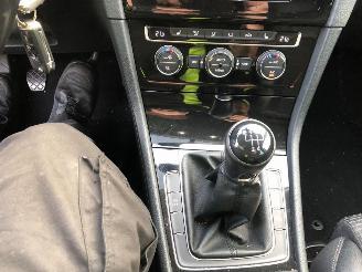 Volkswagen Golf  picture 11