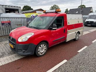 uszkodzony samochody ciężarowe Fiat Doblo 1.6 MJ 66KW KIPPER VEEGVUILKIPPER KLIMA AUT. 2013/1