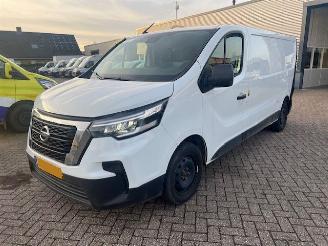 krockskadad bil bedrijf Renault Trafic NISSAN NV300 2.0 DCI  L2H1 LANG AIRCO KLIMA EURO6 2022/10