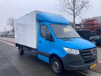 uszkodzony samochody ciężarowe Mercedes   2020/12