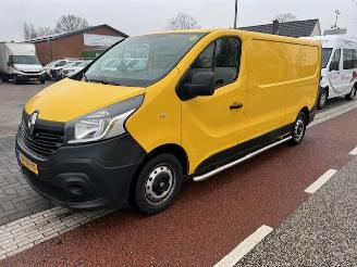 uszkodzony samochody ciężarowe Renault Trafic 1.6 DCI  LANG L2H1 AIRCO KLIMA EURO6 2018/8