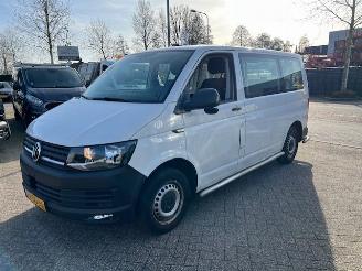 Vaurioauto  passenger cars Volkswagen Transporter 2.0 TDI 110KW AUTOM. KOMBI PKW BRIEF 8P KLIMA EURO6 2017/10