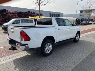 Toyota Hilux 2.4 D-4D DOUBLBE CAB. 5P AUTOM. KLIMA 4WD EURO6 picture 4