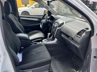 Isuzu D-Max 1.9D 120KW EXTRA CAB  AUTM.  AIRCO KLIMA EURO6 4WD picture 6