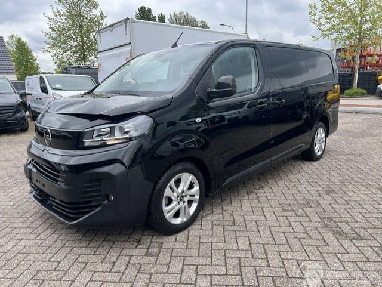Opel Vivaro 2.0D 130KW AUTOMAAT DC LANG LEER NAVI KLIMA
