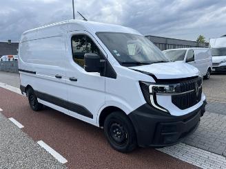 Vaurioauto  commercial vehicles Renault Master 2.0 DCI 96KW L2H2  AIRCO KLIMA NEW MODEL!! 2025/1