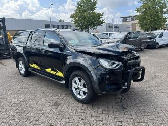Schade bestelwagen Isuzu D-Max 1.9d 120kw DOUBLE CAB. V-CROSS  AUT. 4WD KLIMA LEER 2021/7