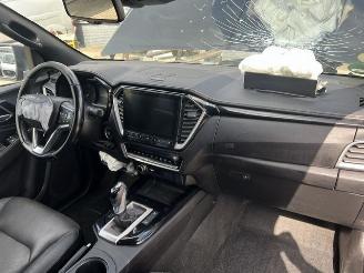 Isuzu D-Max 1.9d 120kw DOUBLE CAB. V-CROSS  AUT. 4WD KLIMA LEER picture 7