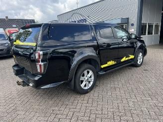 Isuzu D-Max 1.9d 120kw DOUBLE CAB. V-CROSS  AUT. 4WD KLIMA LEER picture 2