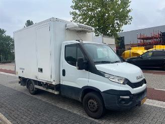 uszkodzony samochody ciężarowe Iveco Daily 35S13 2.3D 93KW THERMO KING KUHLKOFFER KOELING LAADKLEP 2016/11