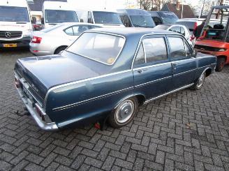 Vauxhall  VICTOR  101  DELUXE picture 3