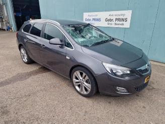 Opel Astra Astra J Sports Tourer (PD8/PE8/PF8), Combi, 2010 / 2015 1.4 Turbo 16V picture 2