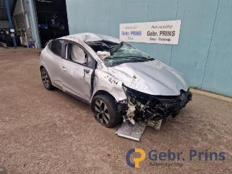 Vrakbiler auto Renault Clio Clio V (RJAB), Hatchback 5-drs, 2019 1.0 TCe 90 12V 2022/12
