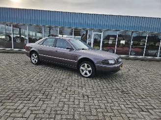 krockskadad bil auto Audi A8 3.7 V8 Aut. 1995/9