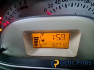 Daihatsu Sirion Sirion 2 (M3), Hatchback, 2005 1.0 12V DVVT picture 2