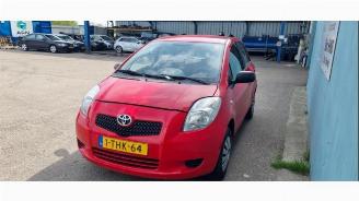 Toyota Yaris Yaris II (P9), Hatchback, 2005 / 2014 1.0 12V VVT-i picture 2