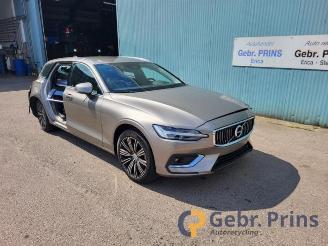 Uttjänta bilar auto Volvo V-60 V60 II (ZW), Combi, 2018 2.0 B3 16V Mild Hybrid 2020/10