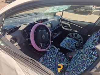 Toyota Yaris Yaris III (P13), Hatchback, 2010 / 2020 1.5 16V Hybrid picture 5