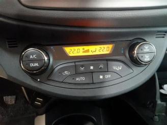 Toyota Yaris Yaris III (P13), Hatchback, 2010 / 2020 1.0 12V VVT-i picture 8