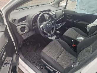 Toyota Yaris Yaris III (P13), Hatchback, 2010 / 2020 1.0 12V VVT-i picture 5