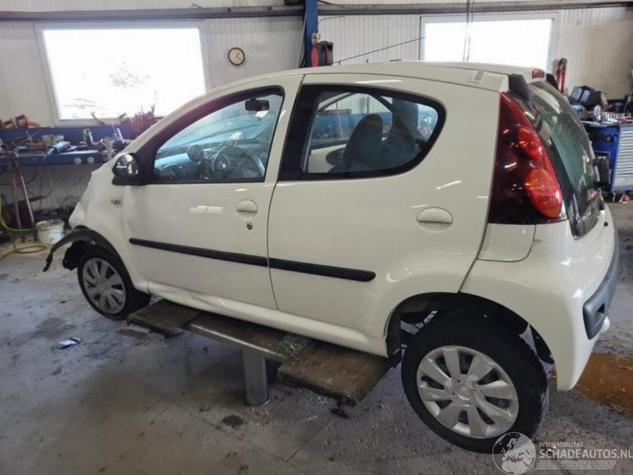 Peugeot 107 107, Hatchback, 2005 / 2014 1.0 12V