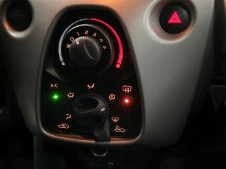 Peugeot 108 108, Hatchback, 2014 1.0 12V picture 10