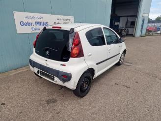 Salvage car Peugeot 107 107, Hatchback, 2005 / 2014 1.0 12V 2013/5