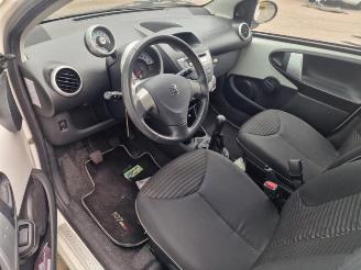 Peugeot 107 107, Hatchback, 2005 / 2014 1.0 12V picture 5