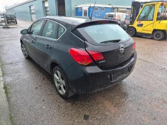 Opel Astra Astra J (PC6/PD6/PE6/PF6), Hatchback 5-drs, 2009 / 2015 1.4 16V ecoFLEX picture 4