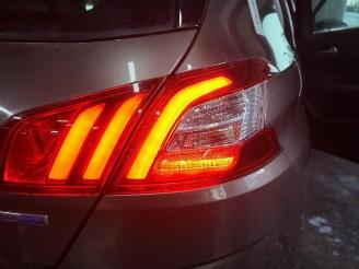 Peugeot 308 308 (L3/L8/LB/LH/LP), Hatchback 5-drs, 2013 / 2021 1.6 BlueHDi 120 picture 14