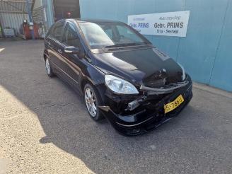 Damaged car Mercedes B-klasse B (W245), Hatchback, 2005 / 2011 2.0 B-200 16V 2006/3