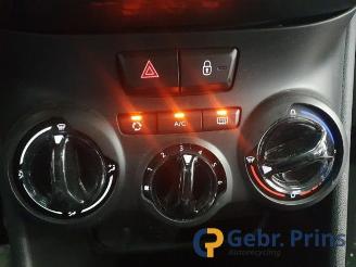 Peugeot 2008 2008 (CU), MPV, 2013 / 2019 1.2 12V e-THP PureTech 110 picture 8