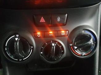Peugeot 2008 2008 (CU), MPV, 2013 / 2019 1.2 12V e-THP PureTech 110 picture 8