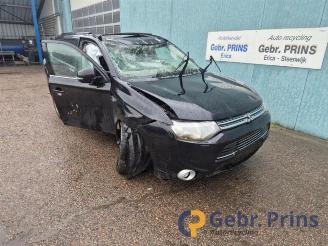 demontáž osobní automobily Mitsubishi Outlander Outlander (GF/GG), SUV, 2012 / 2022 2.0 16V PHEV 4x4 2013/12