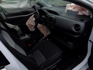 Toyota Yaris Yaris III (P13), Hatchback, 2010 / 2020 1.5 16V Hybrid picture 6