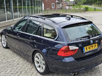BMW 3-serie 325i 24V Combi/o  Benzine 2.497cc 160kW (218pk) RWD picture 3