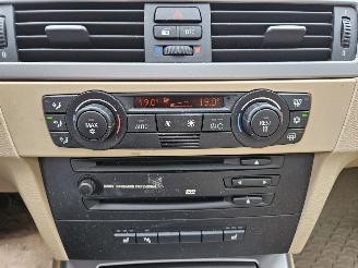 BMW 3-serie 325i 24V Combi/o  Benzine 2.497cc 160kW (218pk) RWD picture 14