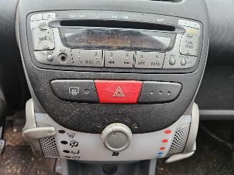 Toyota Aygo 1.0 12V VVT-i Hatchback  Benzine 998cc 50kW (68pk) FWD picture 10