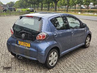 Toyota Aygo 1.0 12V VVT-i Hatchback  Benzine 998cc 50kW (68pk) FWD picture 3