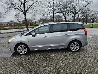 Peugeot 5008 1.6 VTI 16V MPV  Benzine 1.598cc 88kW (120pk) FWD picture 6