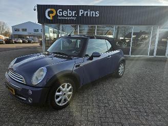 Vaurioauto  passenger cars Mini One 1.6 16V One Cabrio  Benzine 1.598cc 66kW (90pk) FWD 2006/5